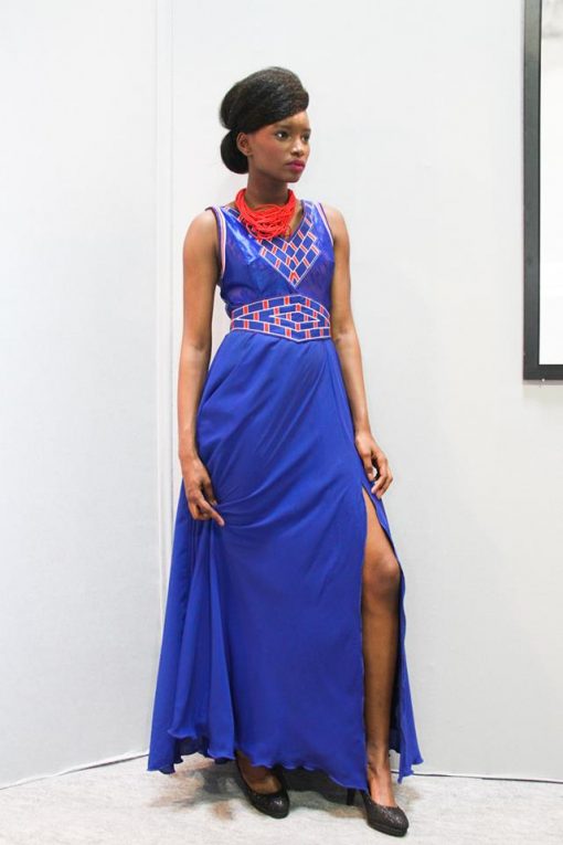 Robe longue brodée