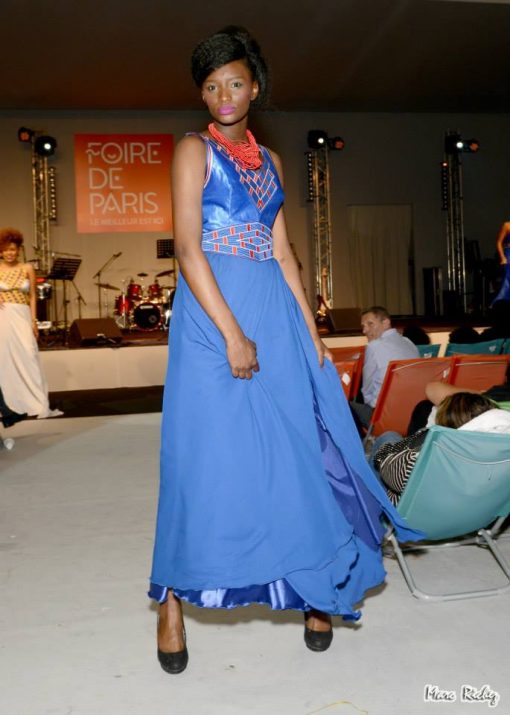 Robe longue brodée – Image 3
