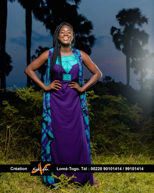 Ensemble robe longue tunique violette brodée et cap batik – Image 3