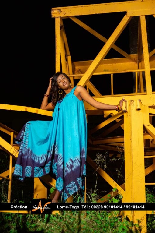 Robe ovale batik brodée – Image 2