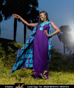 Ensemble robe longue tunique violette brodée et cap batik