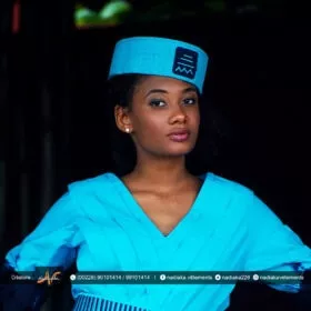 Chapeau traditionnel brodé Nadiaka "Apétô / Apénô '