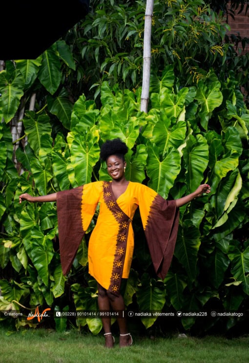 Robe cache cœur, asymétrique, tissu coton batik, couleur orange marron.