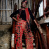 Ensemble pantalon palazzo et gilet cape long, tissu tie and dye rouge et noir