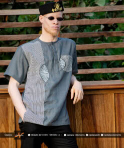 Chemise manches courtes, en tissu lin gris mix pagne tissé avec broderies