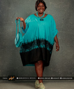 Boubou court tie & Dye brodé, couleur bleu turquoise / noir.