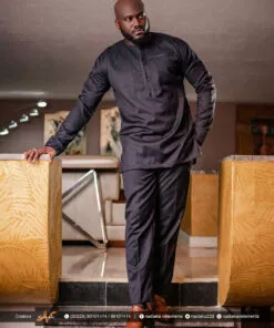 Ensemble tunique brodé, couleur noire, manches longues