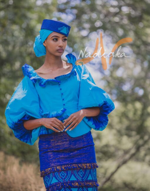 Ensemble tailleur jupe pagne tissé bleu – Image 2